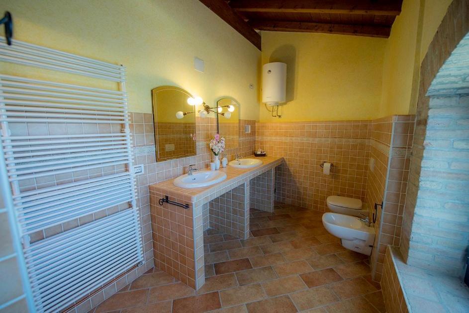 Bed and Breakfast Fattoria Branciana à Rossena Extérieur photo